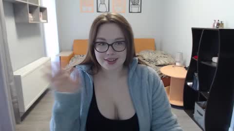 karinasweet1 online show from 11/12/25, 10:04