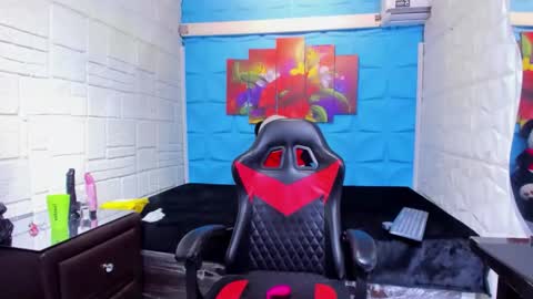 karinatompson online show from 12/04/25, 05:10