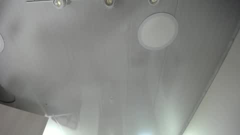 Snapshot of karinbellee chatting on 12/15/25, 11:47 Karin online show from 12/15/25, 11:47