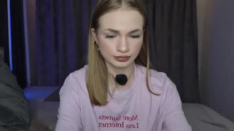 Snapshot of karinchik544 chatting on 11/12/25, 12:49 karinchik544 online show from 11/12/25, 12:49