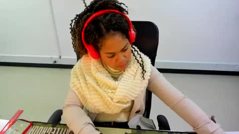 Snapshot of karla_cg chatting on 03/07/25, 11:27 karla_cg online show from 03/07/25, 11:27