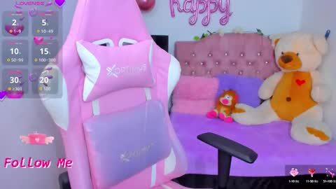 Snapshot of karla_cutee1 chatting on 10/12/25, 05:06 karla online show from 10/12/25, 05:06