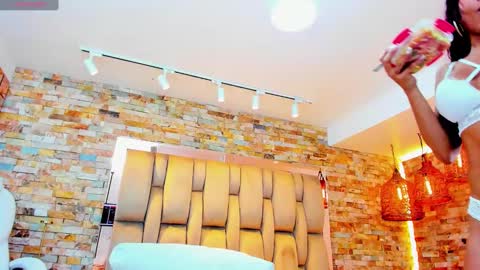  Karla  online show from 02/01/25, 08:37