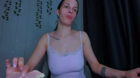 karla_lim online show from 05/17/26, 10:33