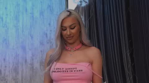 Snapshot of karlabart chatting on 01/10/26, 08:10 KarlaBart online show from 01/10/26, 08:10