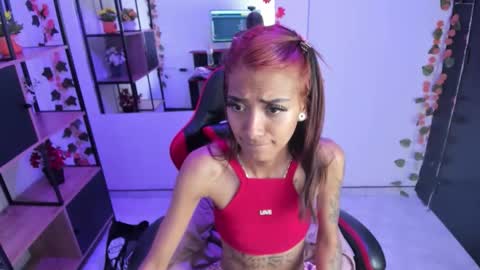 karlaslutskinny__ online show from 11/06/25, 08:32