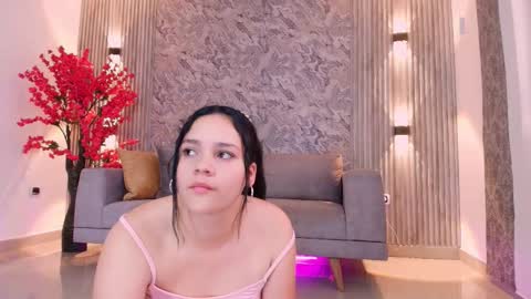 Snapshot of karlie_small chatting on 09/11/25, 07:47 Karli online show from 09/11/25, 07:47