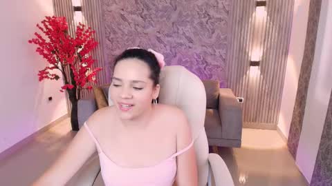 Snapshot of karlie_small chatting on 09/17/25, 07:37 Karli online show from 09/17/25, 07:37