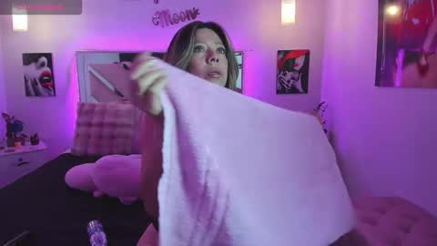 Snapshot of karly_moonn chatting on 11/14/25, 08:51 Karly Moonns online show from 11/14/25, 08:51