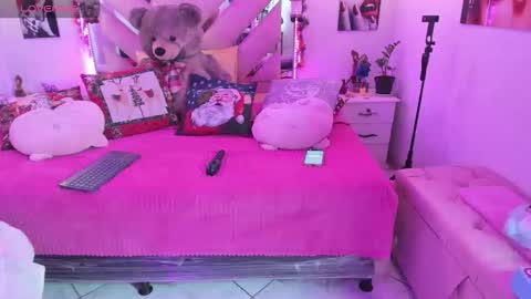 Snapshot of karly_moonn chatting on 12/02/25, 09:21 Karly Moonns online show from 12/02/25, 09:21