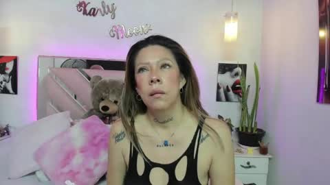Snapshot of karly_moonn chatting on 06/05/26, 10:10 Karly Moonns online show from 06/05/26, 10:10