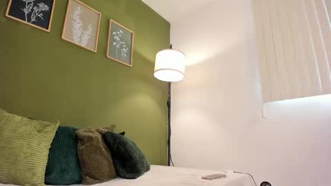 Karlye online show from 09/12/25, 01:11