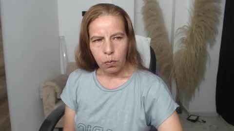 Snapshot of karlye_hot chatting on 01/18/26, 02:04 KARLYE online show from 01/18/26, 02:04