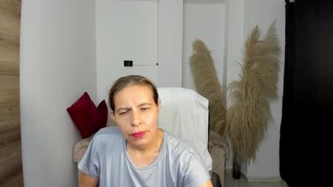 Snapshot of karlye_hot chatting on 03/17/26, 02:16 KARLYE online show from 03/17/26, 02:16