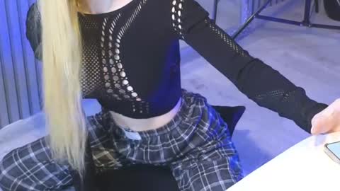 Julia online show from 05/11/26, 07:44