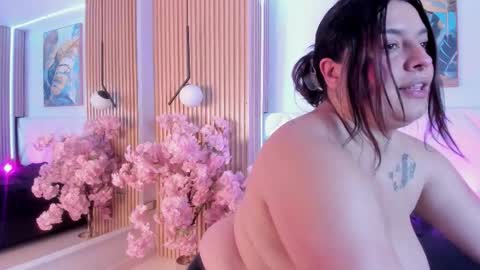 Snapshot of karo_linee chatting on 02/24/26, 12:14 karo_linee online show from 02/24/26, 12:14