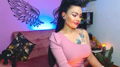 Snapshot of karol_kennedy chatting on 03/07/25, 06:13 Karol Kenedy online show from 03/07/25, 06:13