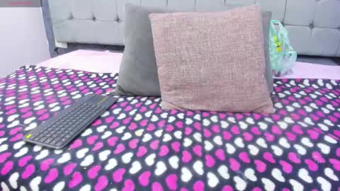 Snapshot of karol_messy chatting on 12/20/25, 02:24 Karol online show from 12/20/25, 02:24
