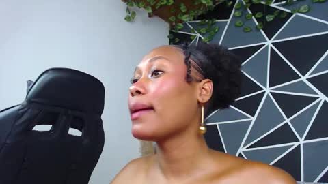 Snapshot of karol_the_warrior chatting on 10/10/25, 07:46 Karol  online show from 10/10/25, 07:46