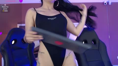 Snapshot of karolandmichel chatting on 01/22/25, 11:34 Karol and Michel online show from 01/22/25, 11:34