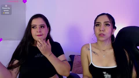 Snapshot of karolandmichel chatting on 01/28/25, 11:49 Karol and Michel online show from 01/28/25, 11:49