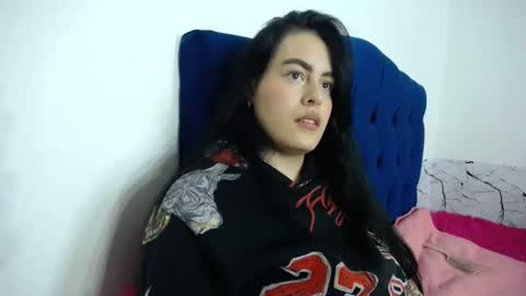 Snapshot of karolay_su chatting on 04/26/26, 11:46 ARIANNA online show from 04/26/26, 11:46