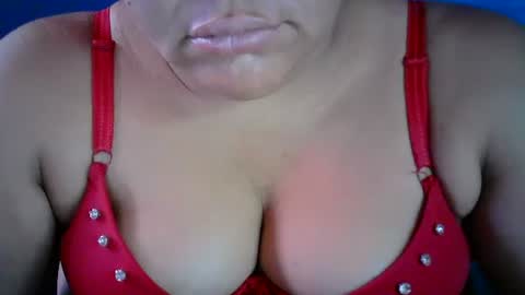 Snapshot of karolbb chatting on 12/15/24, 02:16 karolbb online show from 12/15/24, 02:16