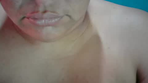 Snapshot of karolbb chatting on 02/12/25, 12:44 karolbb online show from 02/12/25, 12:44