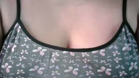 Snapshot of karolbb chatting on 02/20/25, 12:04 karolbb online show from 02/20/25, 12:04