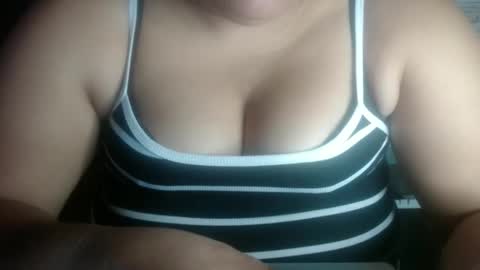 Snapshot of karolbb chatting on 10/06/25, 11:40 karolbb online show from 10/06/25, 11:40