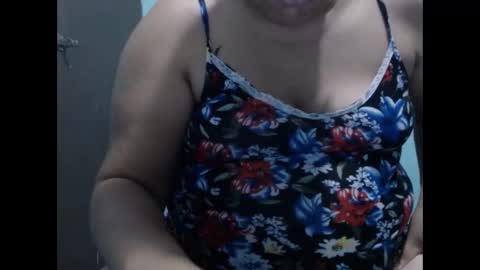 Snapshot of karolbb chatting on 10/19/25, 10:38 karolbb online show from 10/19/25, 10:38