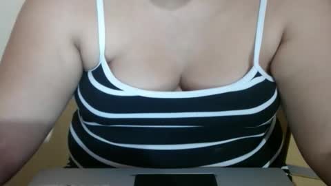 karolbb21 online show from 02/12/26, 01:28