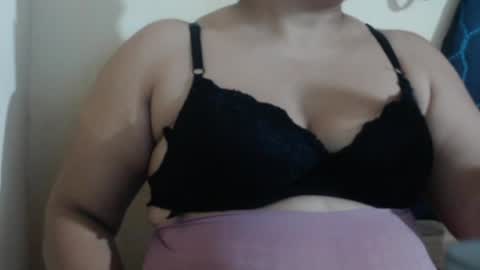 karolbb21 online show from 04/17/26, 02:31