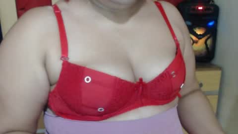 Snapshot of karolbb21 chatting on 06/10/26, 01:32 karolbb21 online show from 06/10/26, 01:32