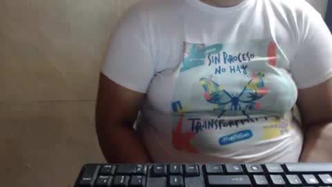 Snapshot of karolbb21 chatting on 07/08/26, 11:37 karolbb21 online show from 07/08/26, 11:37