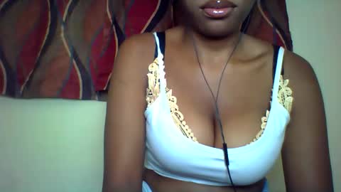 Snapshot of karoliee chatting on 06/01/26, 07:32 karoliee online show from 06/01/26, 07:32