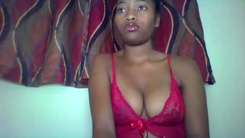 Snapshot of karoliee chatting on 06/02/26, 08:27 karoliee online show from 06/02/26, 08:27