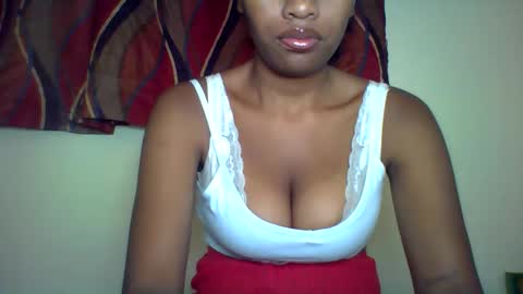 Snapshot of karoliee chatting on 06/03/26, 10:18 karoliee online show from 06/03/26, 10:18