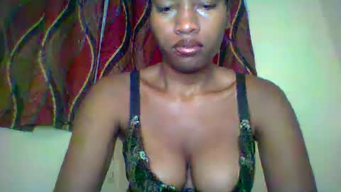 Snapshot of karoliee chatting on 06/05/26, 08:09 karoliee online show from 06/05/26, 08:09