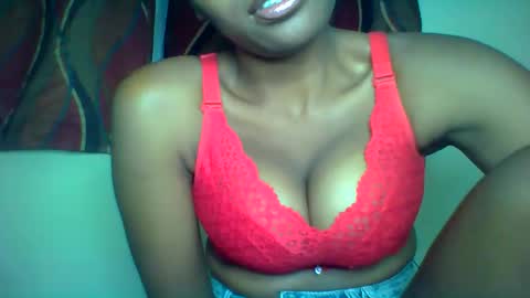 Snapshot of karoliee chatting on 06/06/26, 02:00 karoliee online show from 06/06/26, 02:00