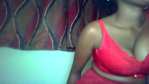 Snapshot of karoliee chatting on 06/08/26, 03:12 karoliee online show from 06/08/26, 03:12
