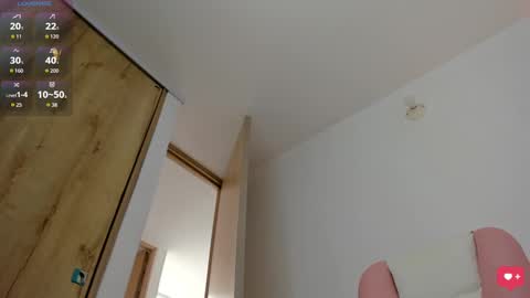 karolina_evans online show from 10/05/25, 12:25