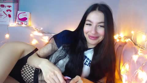 Snapshot of karolina_hottie_ chatting on 01/20/25, 03:26 Kira online show from 01/20/25, 03:26