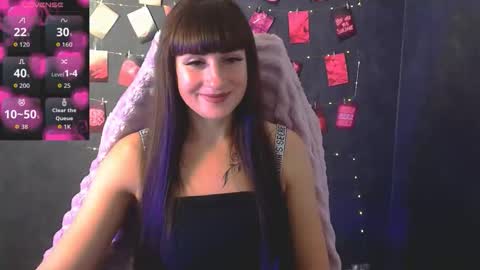 Caroline online show from 10/17/25, 09:34
