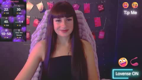 Caroline online show from 10/26/25, 06:41