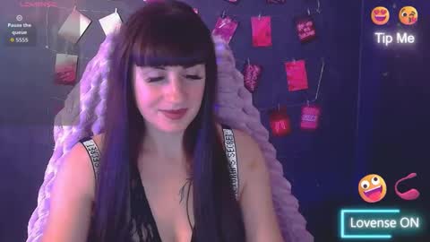 Caroline online show from 10/28/25, 07:01