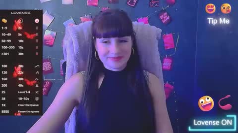 Caroline online show from 11/28/25, 10:07