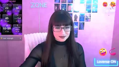 Caroline online show from 12/23/25, 06:55