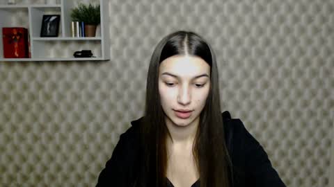 Snapshot of karolinamex_ chatting on 12/28/24, 01:39 Karolina online show from 12/28/24, 01:39