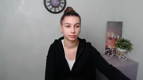 Snapshot of karolinamex_ chatting on 02/19/25, 10:01 Karolina online show from 02/19/25, 10:01